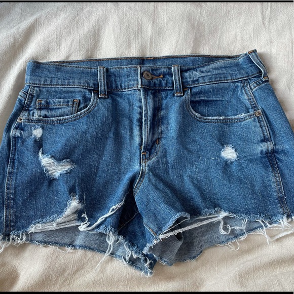 Distressed boyfriend fit dark wash jean shorts - Picture 3 of 3